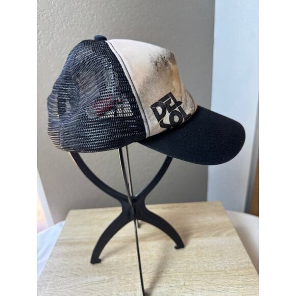 Del Sol Color-Changing Trucker Hat - Picture 2 of 6